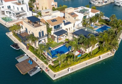 Limassol Marina Отдельная вилла На продажу | 46396