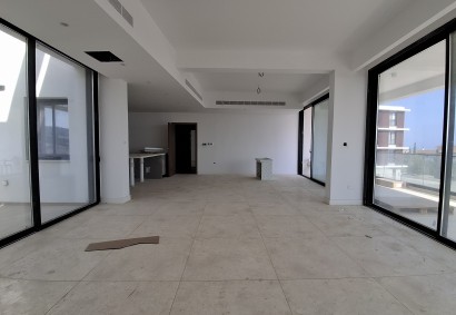 Ayios Athanasios, Лимассол Пентхауз На продажу | 24832